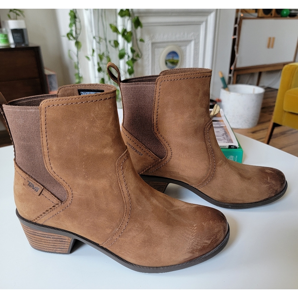 Teva Anaya Chelsea Waterproof boot
